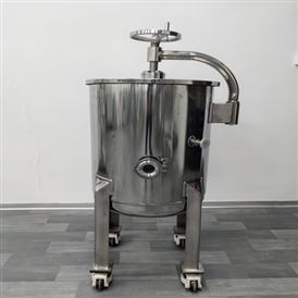 抽滤器